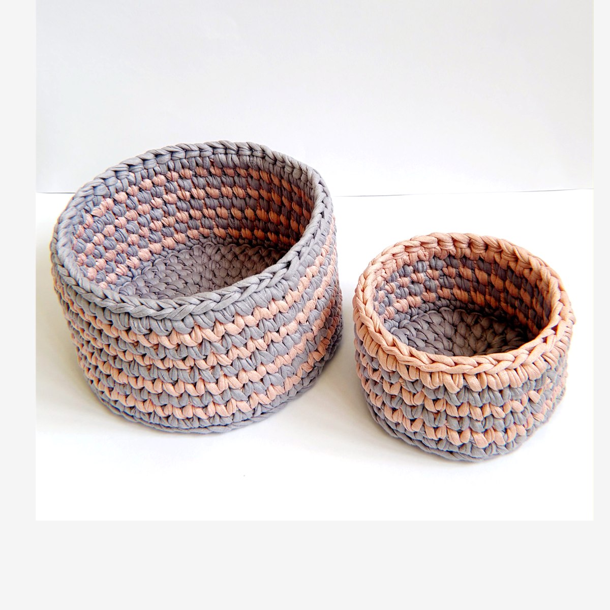 Pack de 2 cestas de crochet en rosa y lila, cesta mediana y pequeña